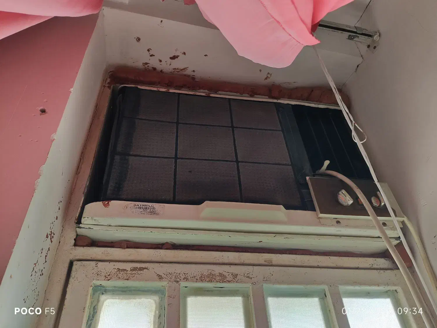 2عدد کولر پنجره ای|کولر گازی و فن‌کوئل|بندر دیر, |دیوار