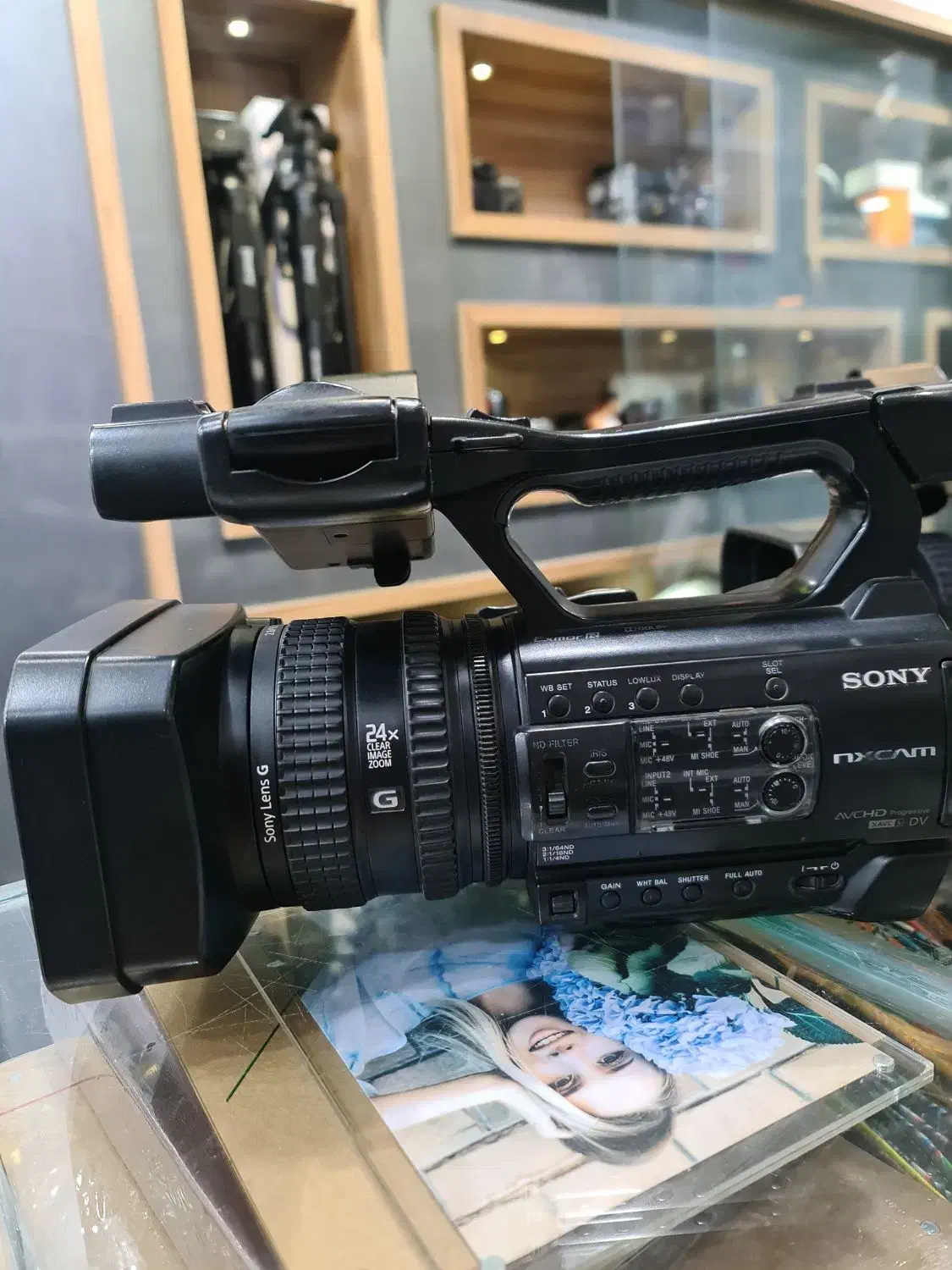 nx100|دوربین عکاسی و فیلم‌برداری|شیراز, زند|دیوار