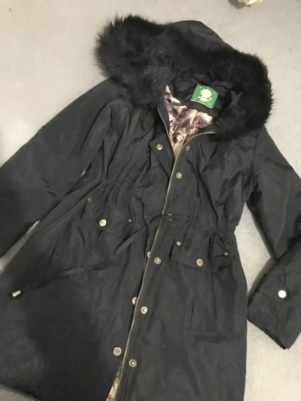 کاپشن|لباس|دامغان, |دیوار