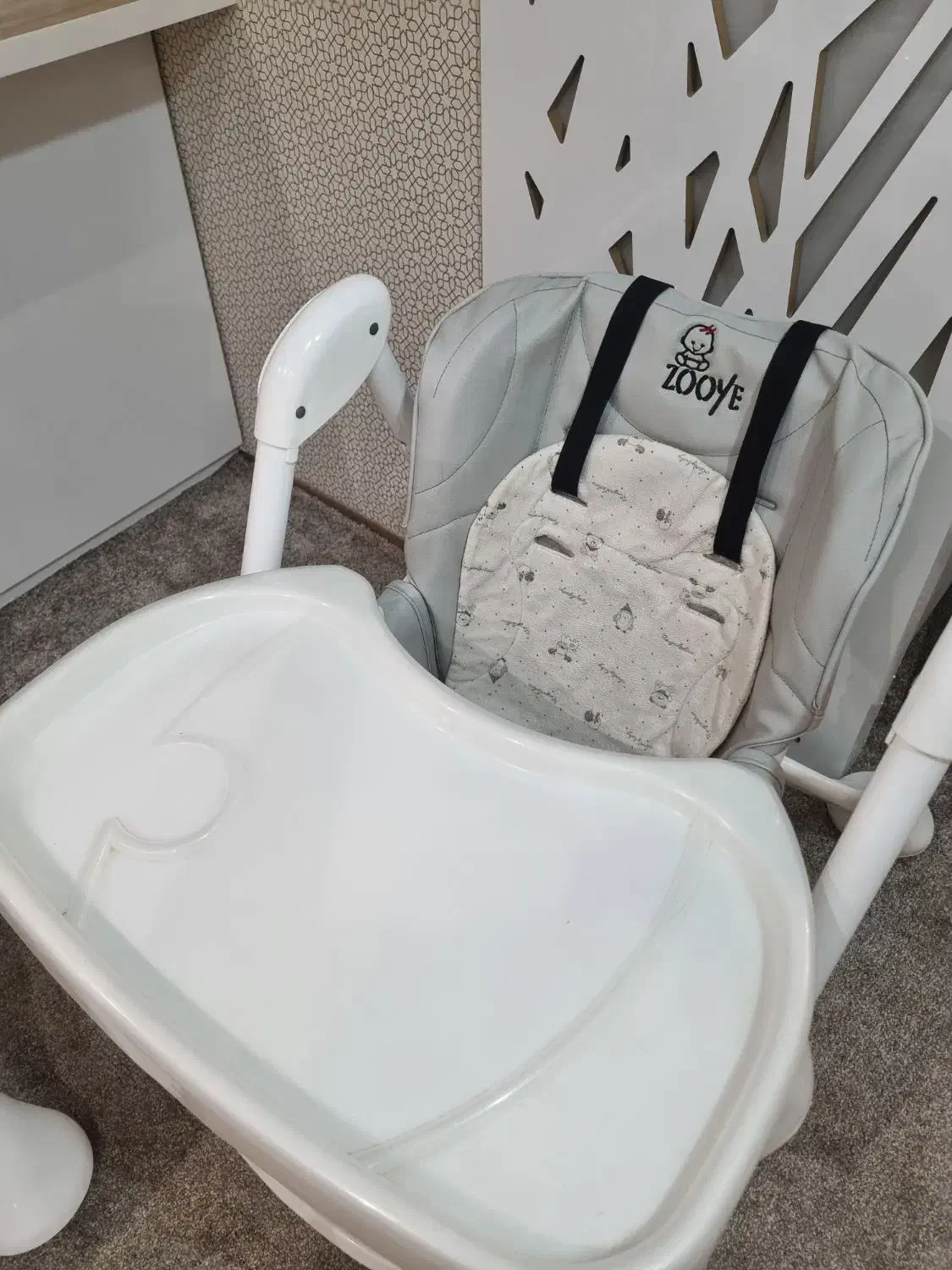 دو عدد صندلی غذای کودک مارک زوئیه|تخت و صندلی بچه|تبریز, |دیوار