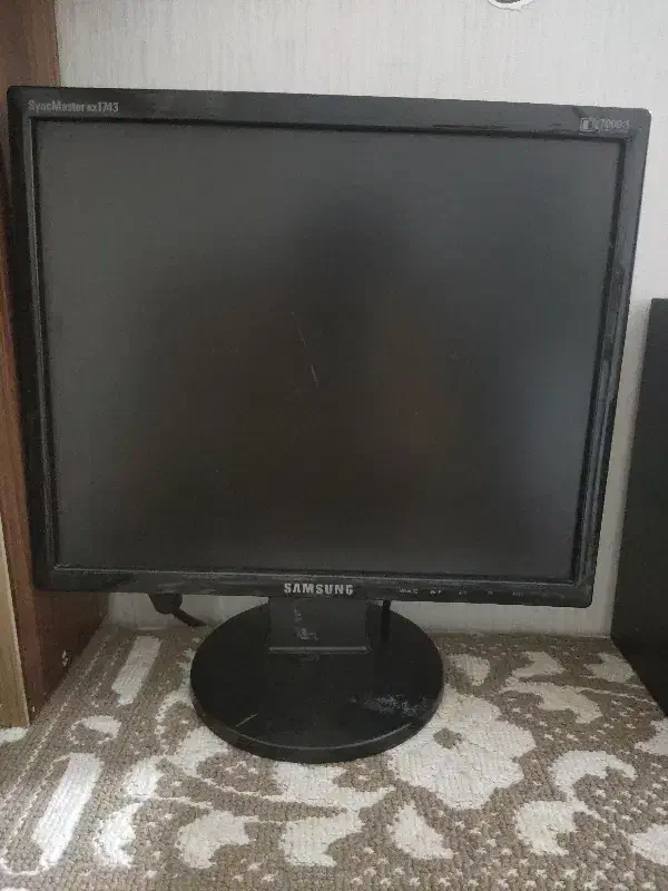 مانیتور|قطعات و لوازم جانبی رایانه|فولادشهر, B4|دیوار