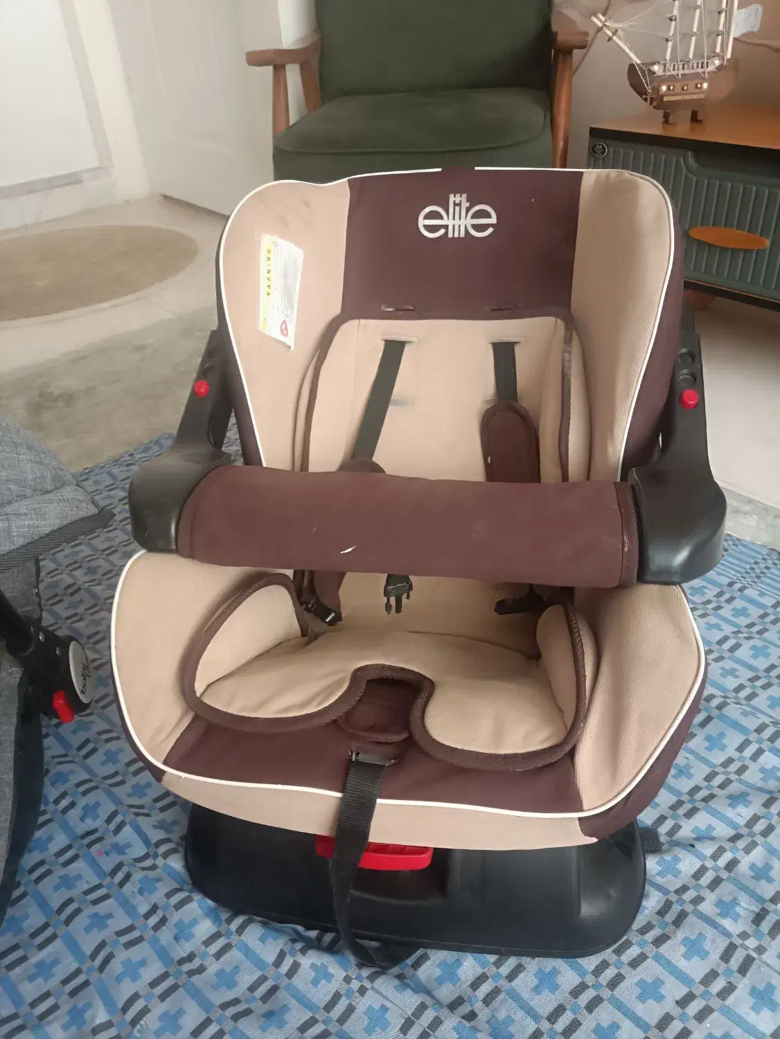 کریر و زندگی ماشین کودک|تخت و صندلی بچه|پرند, فاز ۴|دیوار