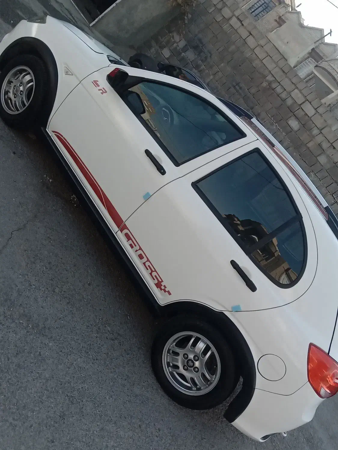 کوئیک R مدل99 سفید وقرمز بدون رنگ وبدون خط وخش|خودرو سواری و وانت|ارومیه, |دیوار