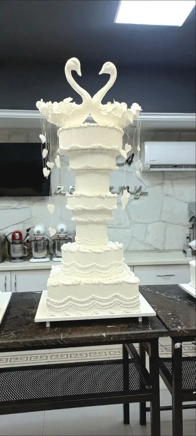 کیک عروسی با طراحی لوکس و قیمت کاملاً منصفانه|خدمات پذیرایی، مراسم|اهواز, زندوکیلی|دیوار