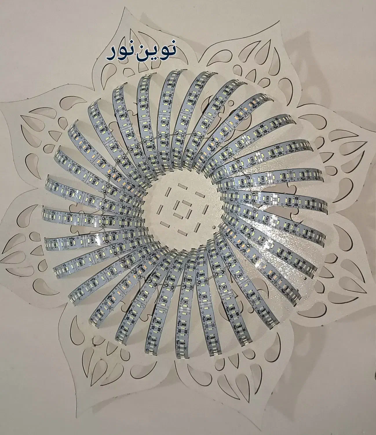 ساخت لامپ دستساز چراغ دست ساز|ریسه و چراغ تزئینی|رزن, |دیوار