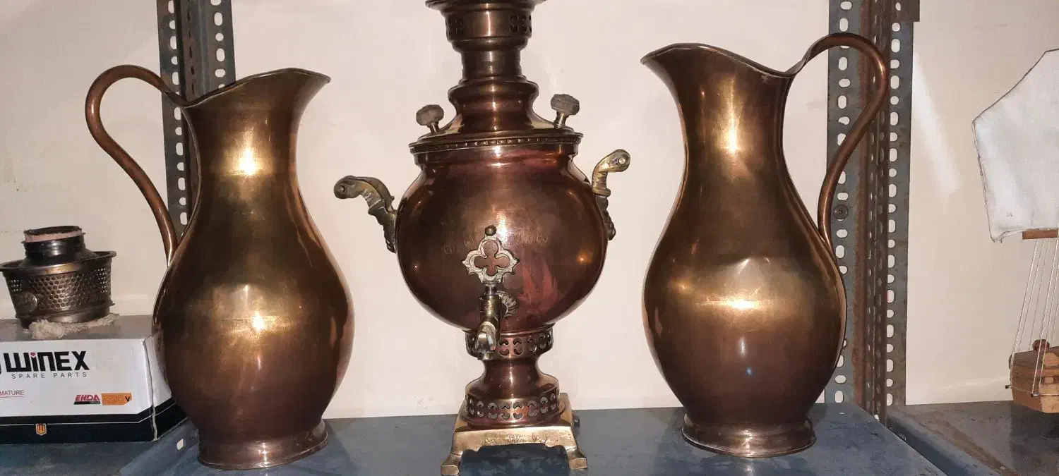 پارچ برنجی قدیمی و سماور ذغالی برنجی|کلکسیون اشیاء عتیقه|کرج, کوی امامیه|دیوار