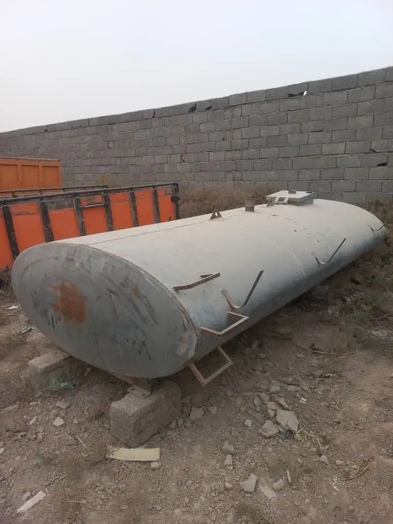 یک عدد تانک گالوانیزه 4500|ماشینآلات صنعتی|ابریشم, |دیوار