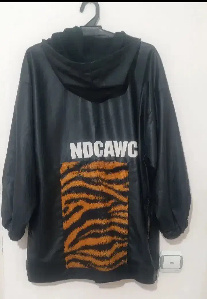 کاپشن|لباس|قزوین, |دیوار