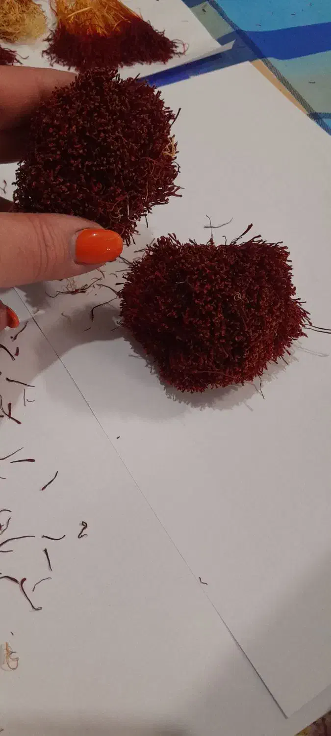 زعفران اصیل قائنات نمونه در عطر و رنگ|خوردنی و آشامیدنی|بیرجند, |دیوار