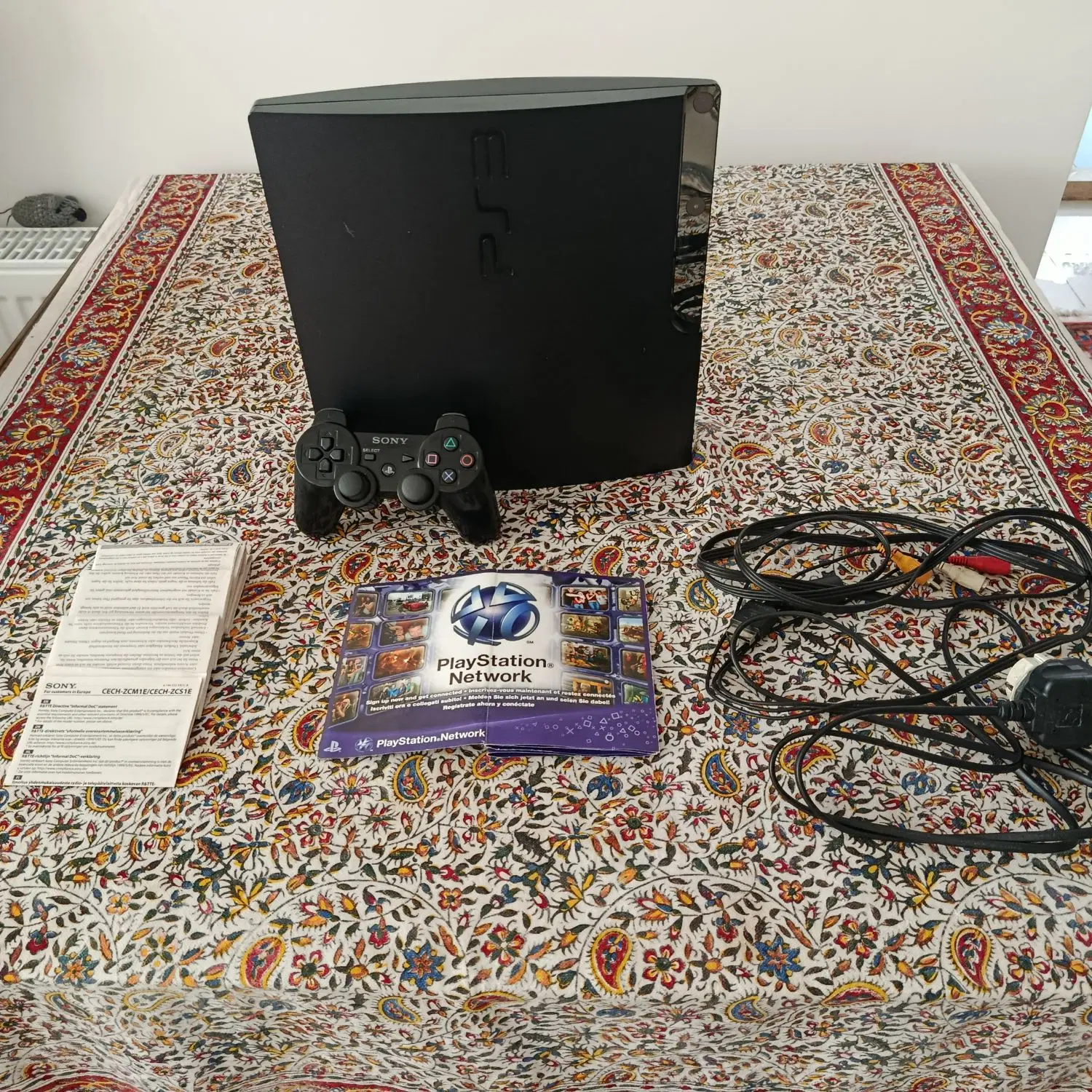 PS3 SLIM|کنسول، بازی ویدئویی و آنلاین|برخوار, |دیوار