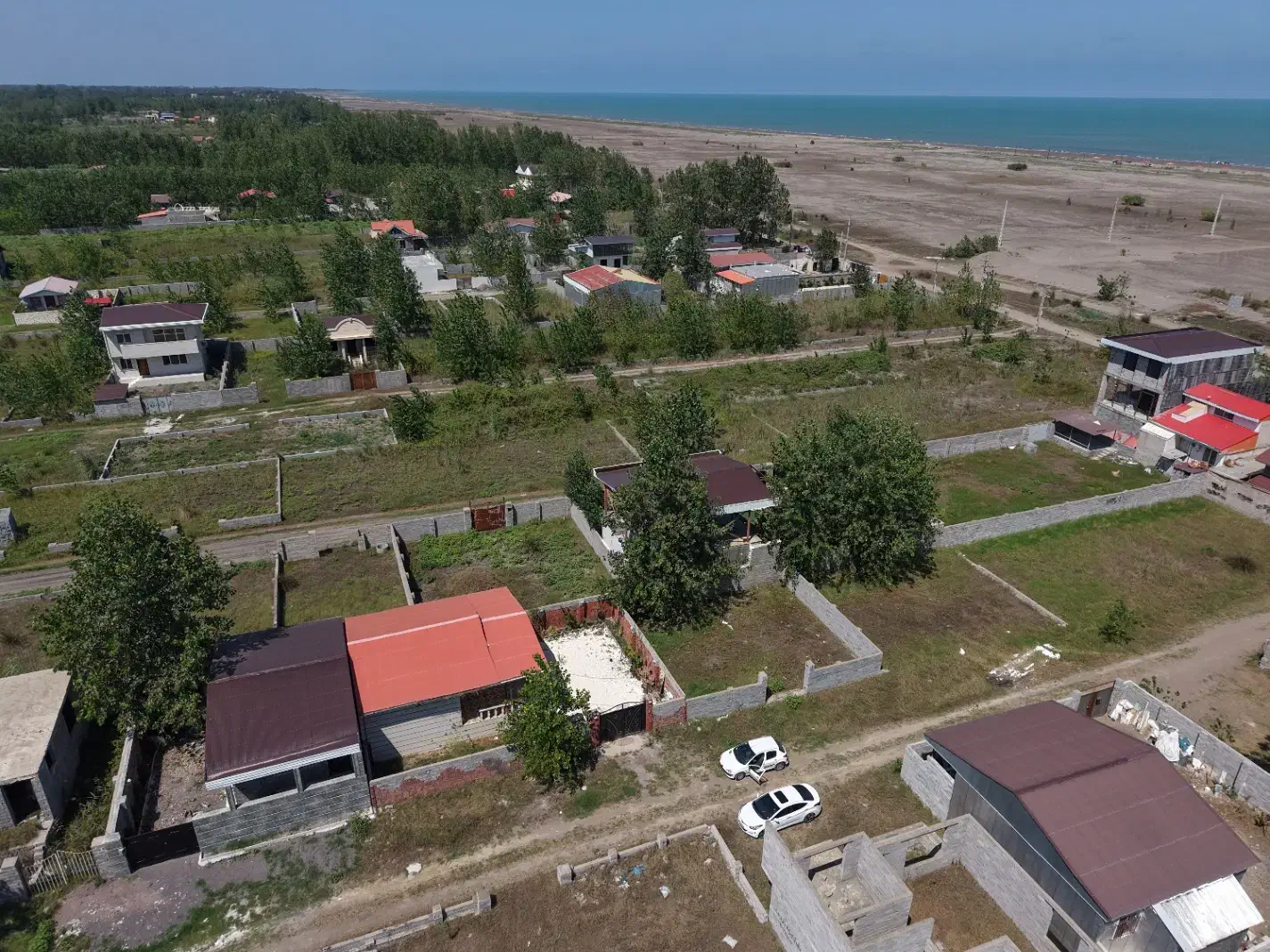 زمین ساحلی چسبیده به ساحل درمنطقه خوش آب وهواگیلان|فروش زمین و ملک کلنگی|لاهیجان, انقلاب|دیوار