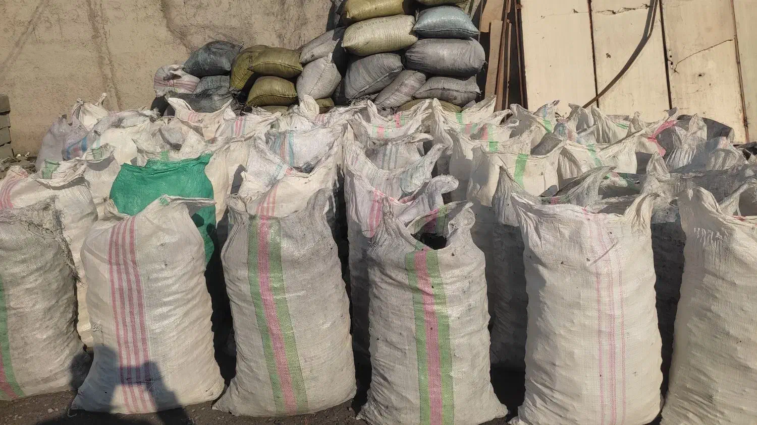 زغال تخته قرمز بدون جرقه خاکه فرش عمده خورده|عمدهفروشی|ری, شهرک نظامی|دیوار