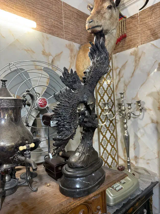 مجسمه عقاب برنزی درج یک چین|صنایع دستی و سایر لوازم تزئینی|تهران, ترمینال غرب|دیوار