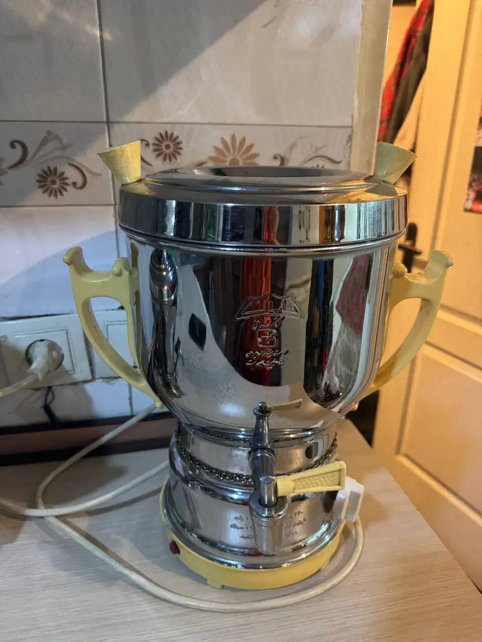 ۲ عدد سماور برقی|سماور، چایساز، قهوهساز|تهران, وحیدیه|دیوار