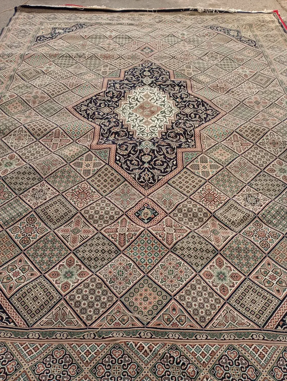 فرش ۱۲ و ۹ متری|فرش|آستانه اشرفیه, |دیوار