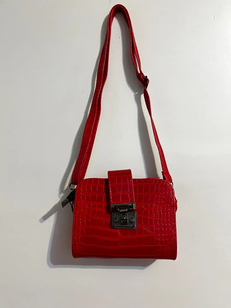 کیف چرم شبرو قرمز|کیف، کفش، کمربند|شاهین‌شهر, امام حسین|دیوار