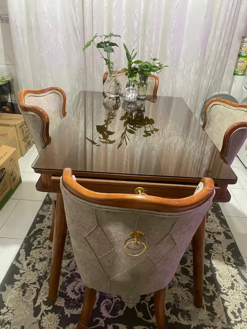 میز نهارخوری ۴نفره تمیز|میز و صندلی غذاخوری|تهران, آذری|دیوار