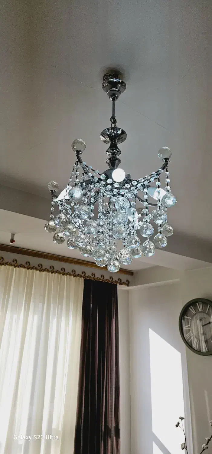 یک عدد لوستر ۶ شعله و دیوارکوب|لوستر و چراغ آویز|پردیس, فاز ۲|دیوار