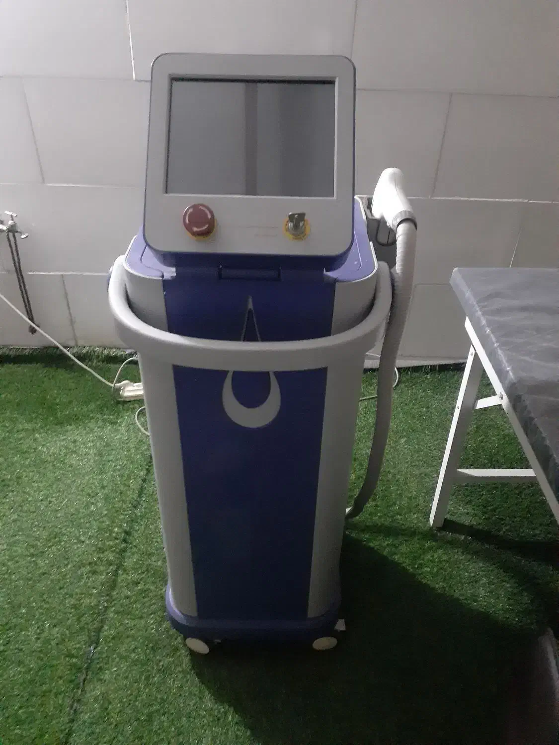 دستگاه لیزر دایوود|پزشکی|مرودشت, بیست متری بیمارستان|دیوار