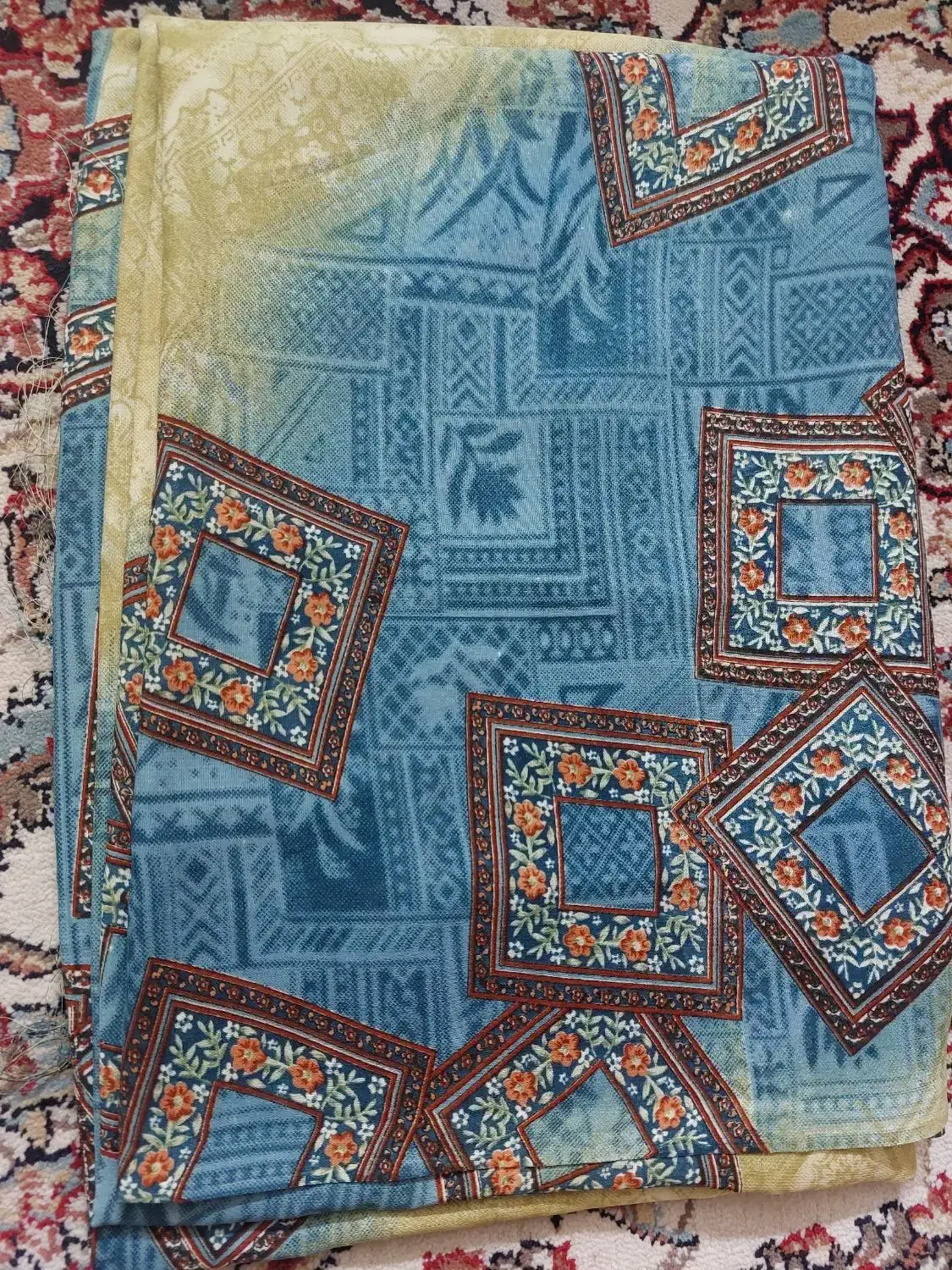 چادر رنگی|لباس|ری, دیلمان|دیوار