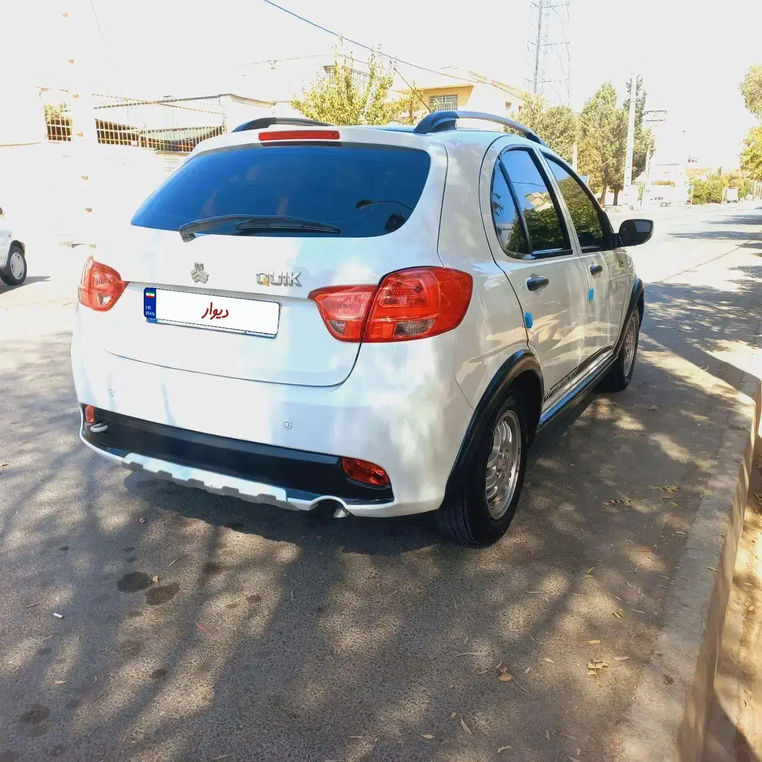 کوییک ۱۴۰۰R پارس خودرویی|خودرو سواری و وانت|شیراز, شهرک مطهری|دیوار