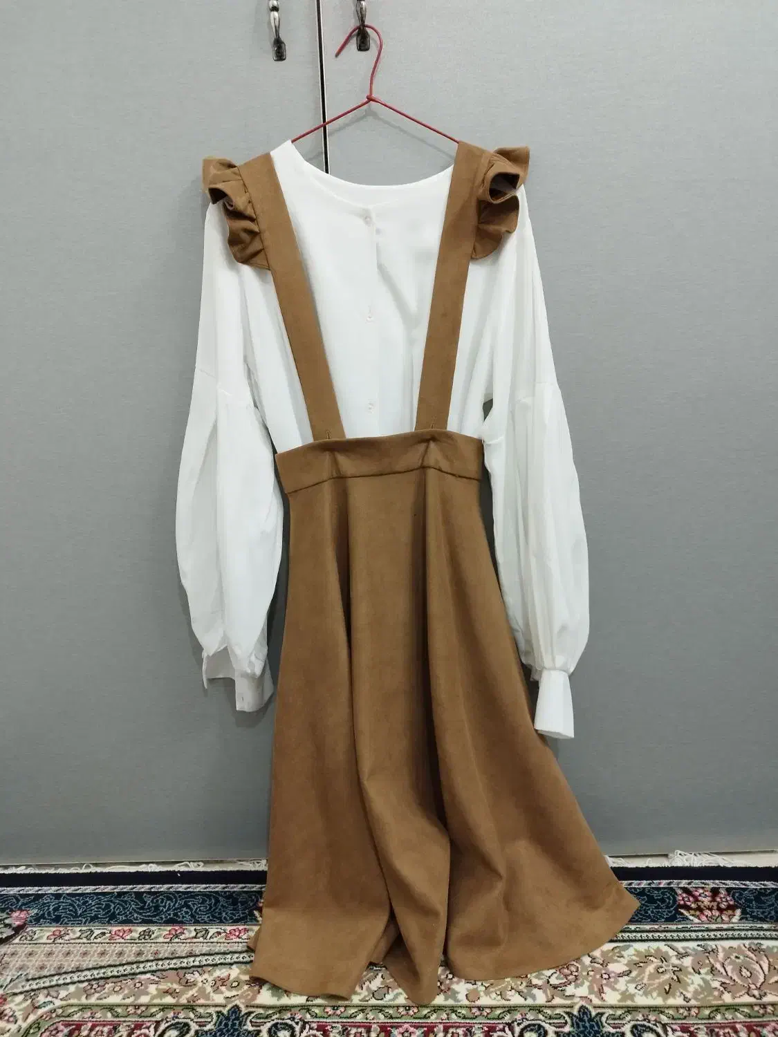 سارافون همراه با زیری|لباس|سبزوار, شرق کال شمالی|دیوار