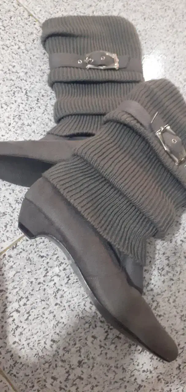 نیم بوت و بت|کیف، کفش، کمربند|رشت, رشتیان|دیوار