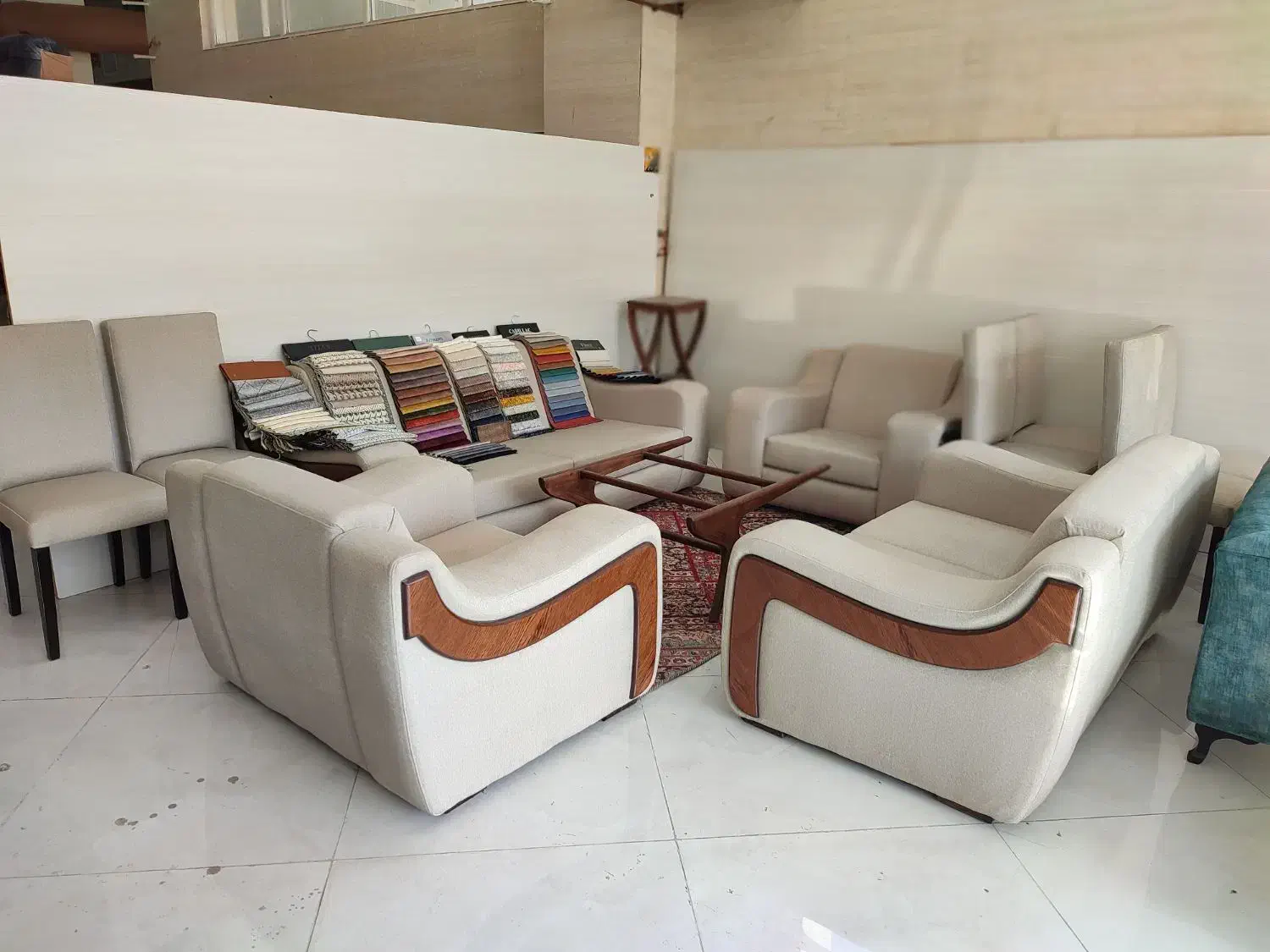 استخدام رویه کوب و خیاط مبلمان|استخدام صنعتی، فنی، مهندسی|اندیشه, اندیشه فاز ۴|دیوار