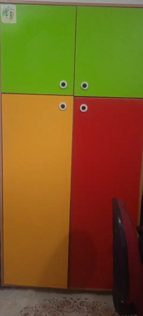 کمد ومیز تحریر بهمراه صندلی چرخان|تخت و سرویس خواب|تربت جام, جامی|دیوار