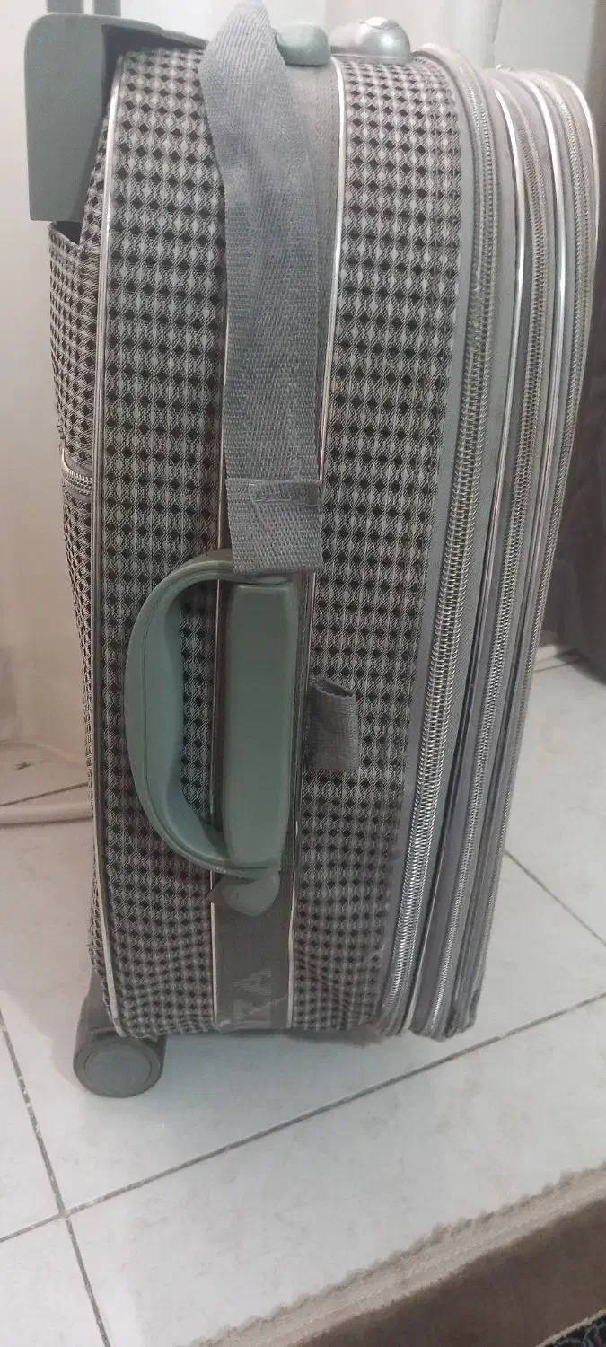 چمدان|کیف، کفش، کمربند|پیشوا, |دیوار