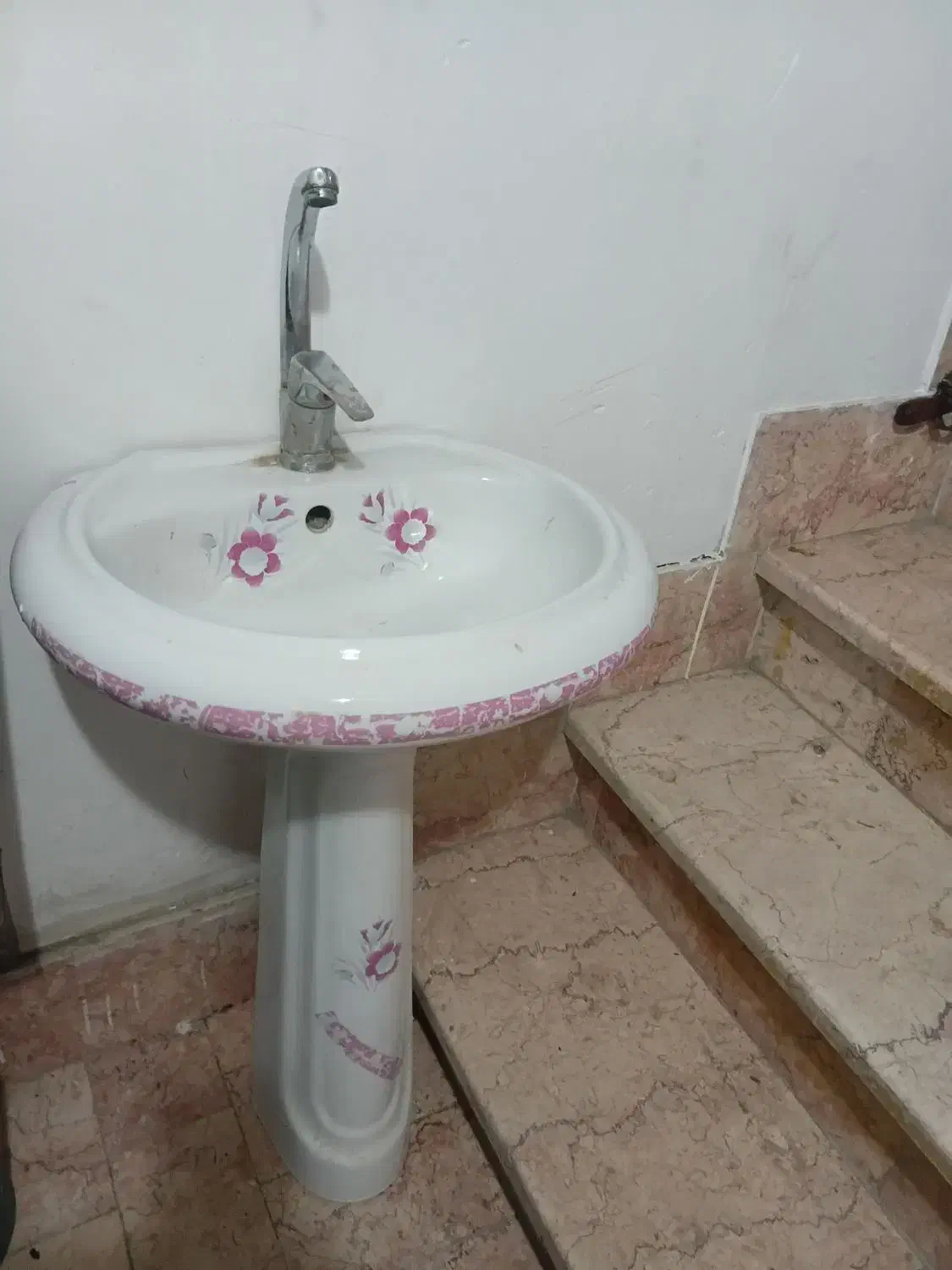 دستشور باشید اهرومی سینگ دوقولو باشیر اهرومی  در|لوازم سرویس بهداشتی|مشهد, کارمندان دوم|دیوار