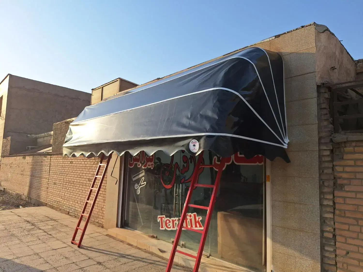 سایبان.تولیدی سایبون برقی متحرک ریموتی و هندلی|خدمات پیشه و مهارت|اهواز, ۳۰ متری|دیوار