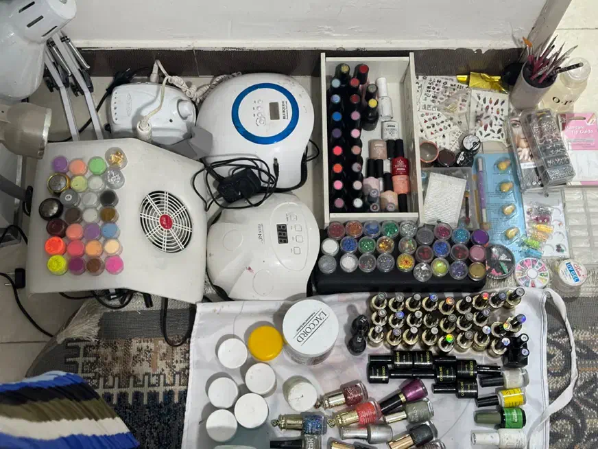 فروش فوری زیر قیمت لوازم کاشت ناخن و آموزش|آرایشگاه و سالنهای زیبایی|فردیس, طالقانی|دیوار