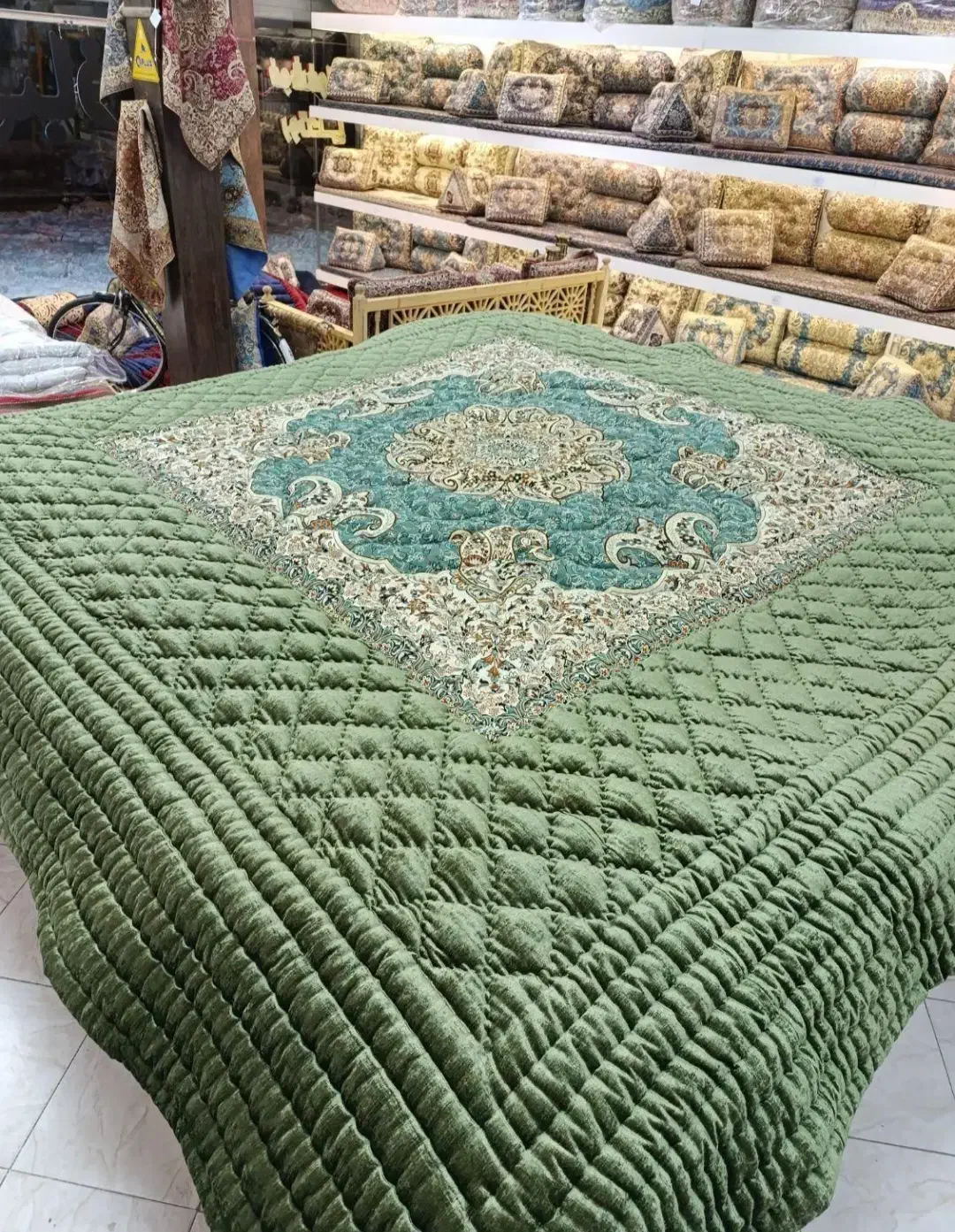 لحاف کرسی سبز سلطنتی 4 در 4 مدل خان آماده تحویل|رختخواب، بالش، پتو|تهران, شهید رجایی|دیوار