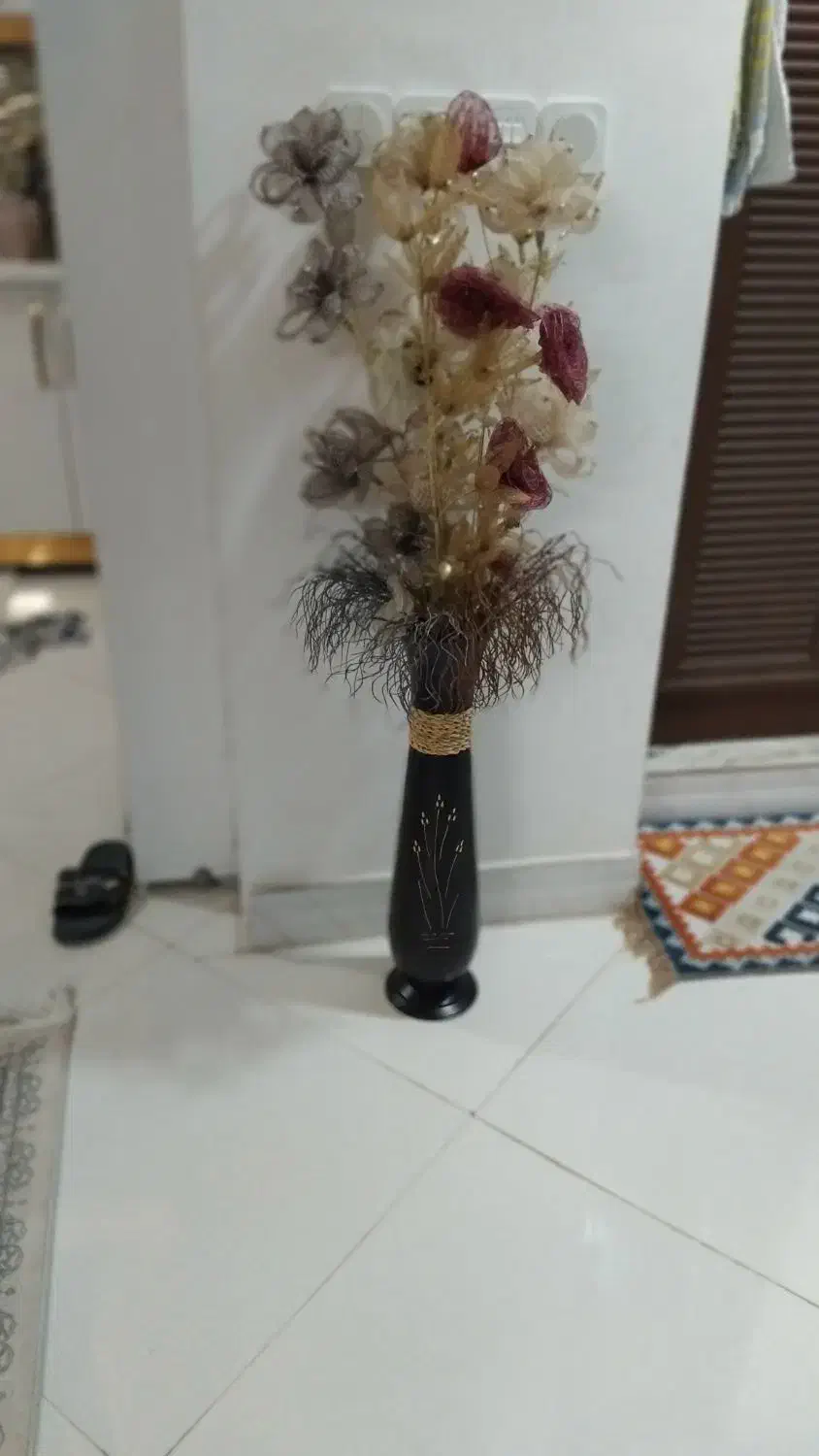 گلدان و گل مصنوعی زیبا|گل مصنوعی|اسفراین, |دیوار