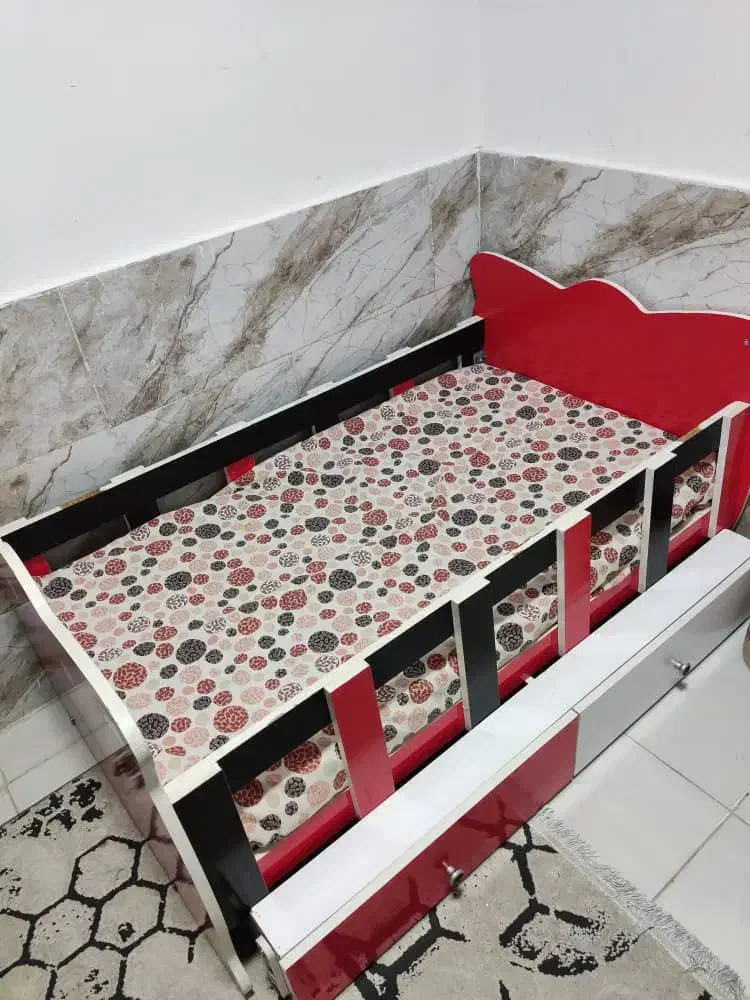 تخت خواب کودک|تخت و سرویس خواب|شیراز, کفترک|دیوار