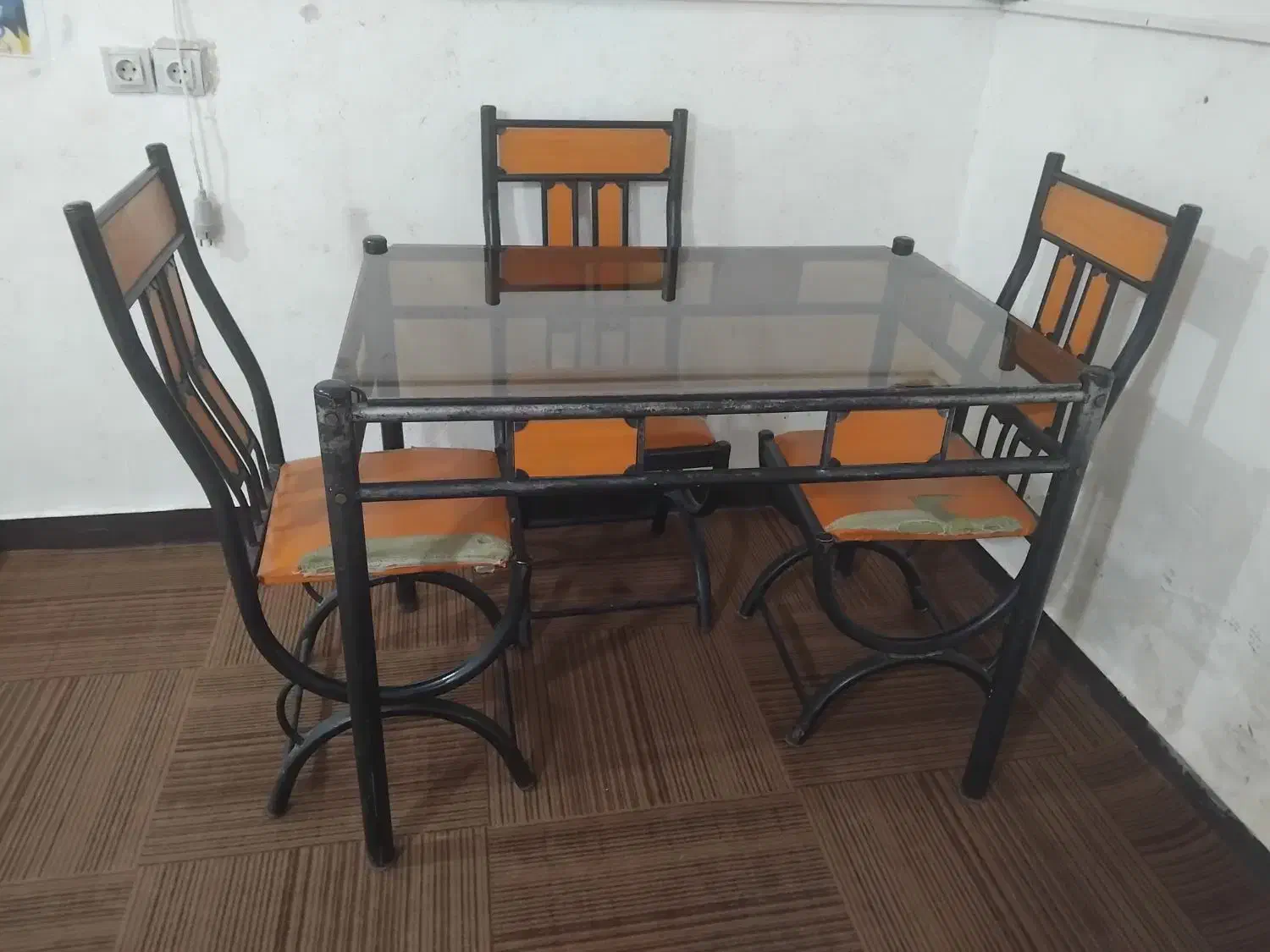 میز وصندلی|میز و صندلی غذاخوری|رامهرمز, |دیوار