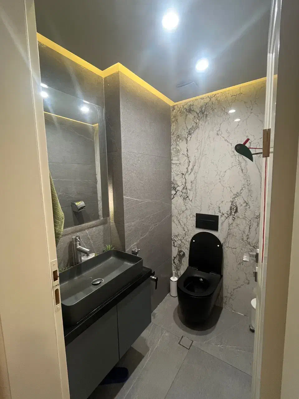 ۱۳۵ متر سه خواب/ تک واحدی/ ۶ ساله