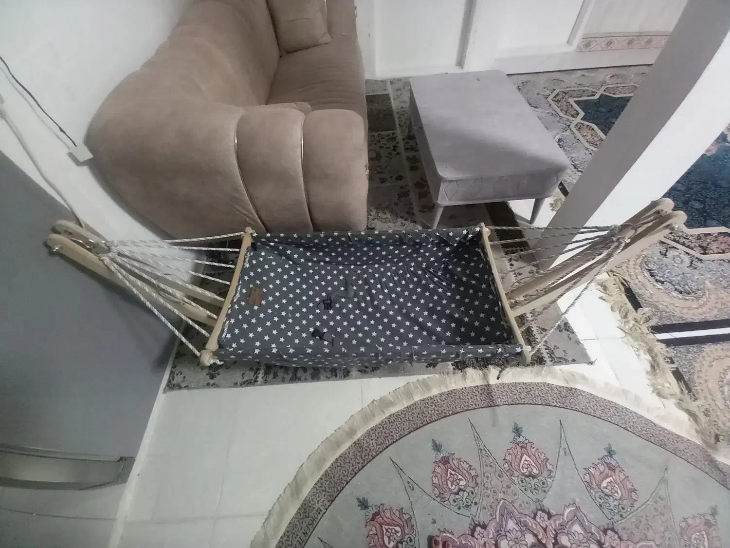 گهواره در حد نو|تخت و صندلی بچه|وحیدیه, |دیوار