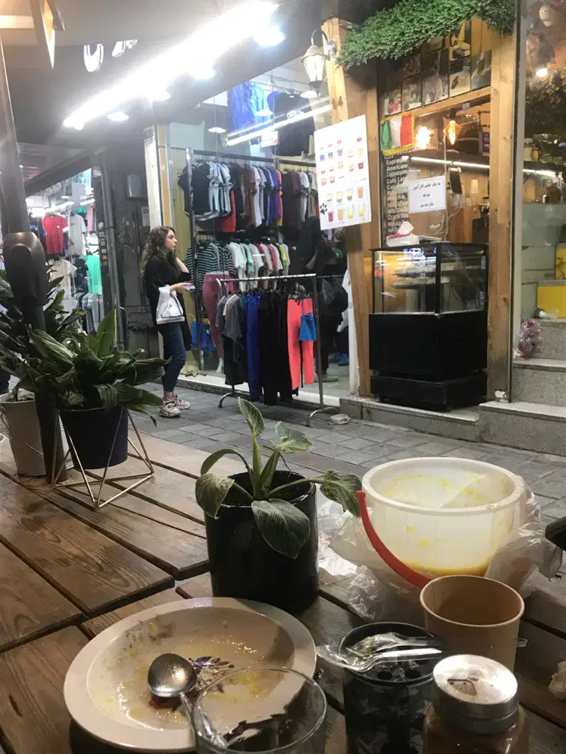 باریستا حرفه ایی و نیمه حرفه ایی|استخدام خدمات فروشگاه و رستوران|تهران, منیریه|دیوار