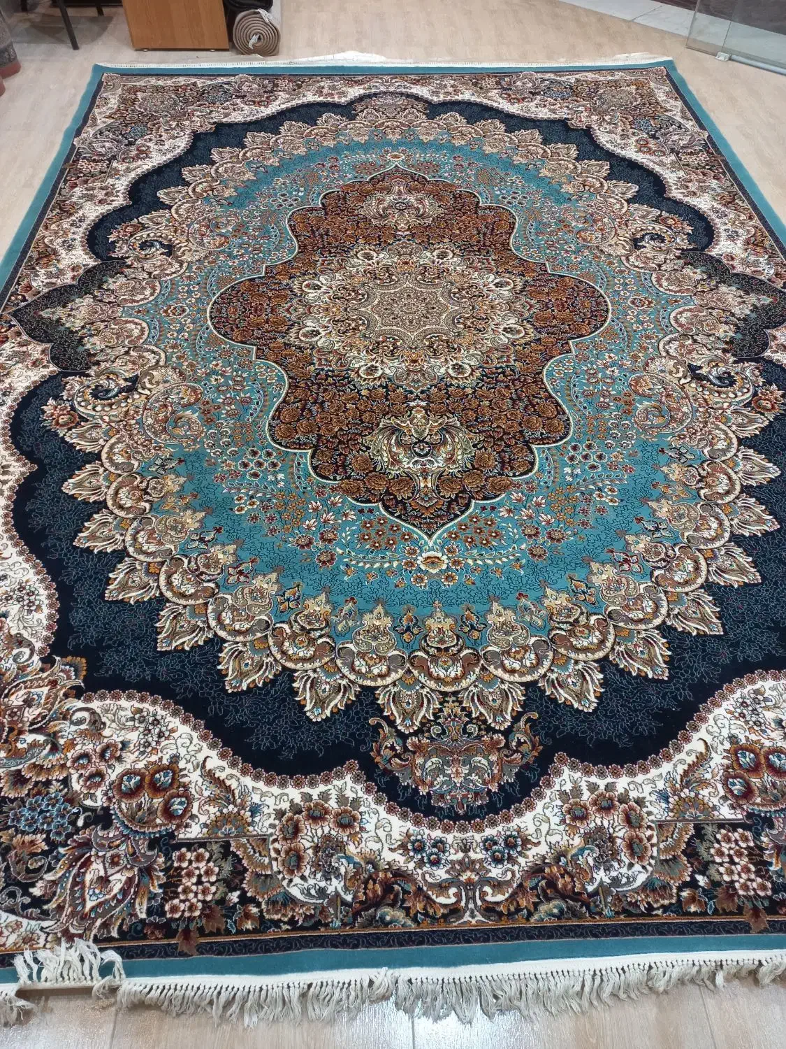 یک جفت۱۲متری۷۰۰شانه فیروزه ای|فرش|برخوار, |دیوار