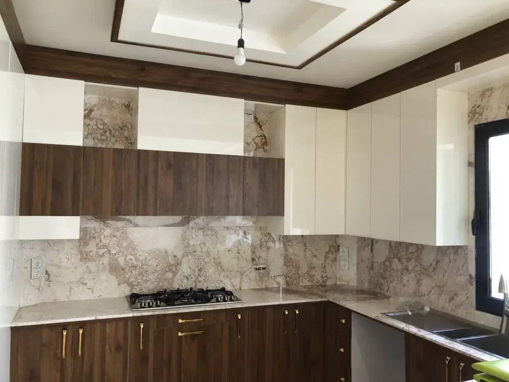 ۱۴۰متر هر۲خواب مستر خیابان دربار(شمال کاخ)