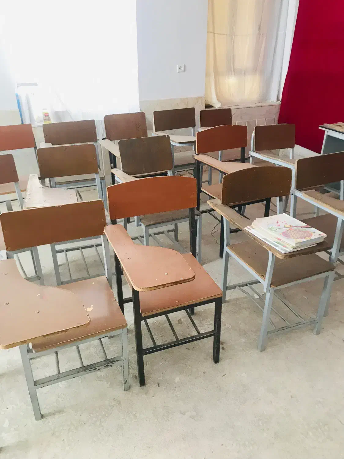 صندلی|صندلی و نیمکت|قائن, |دیوار