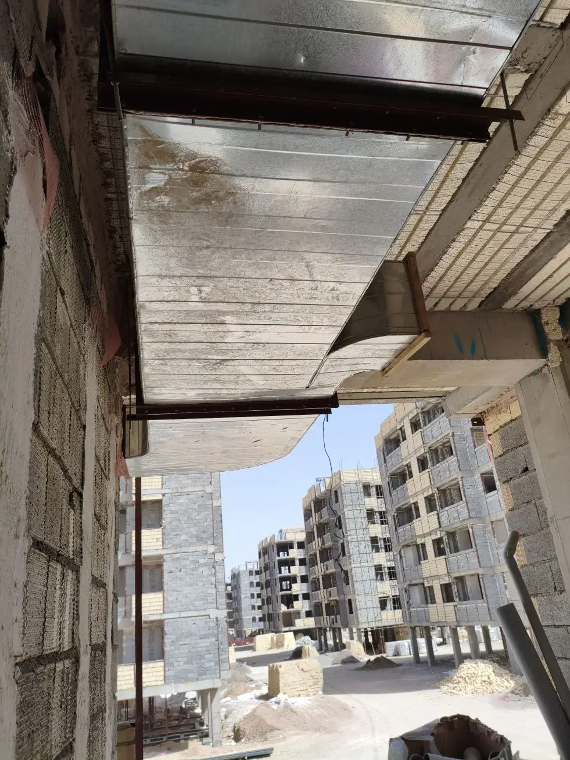 به یک قالبتنه زن نیازمندیم|استخدام معماری، عمران و ساختمانی|قم, پردیسان|دیوار