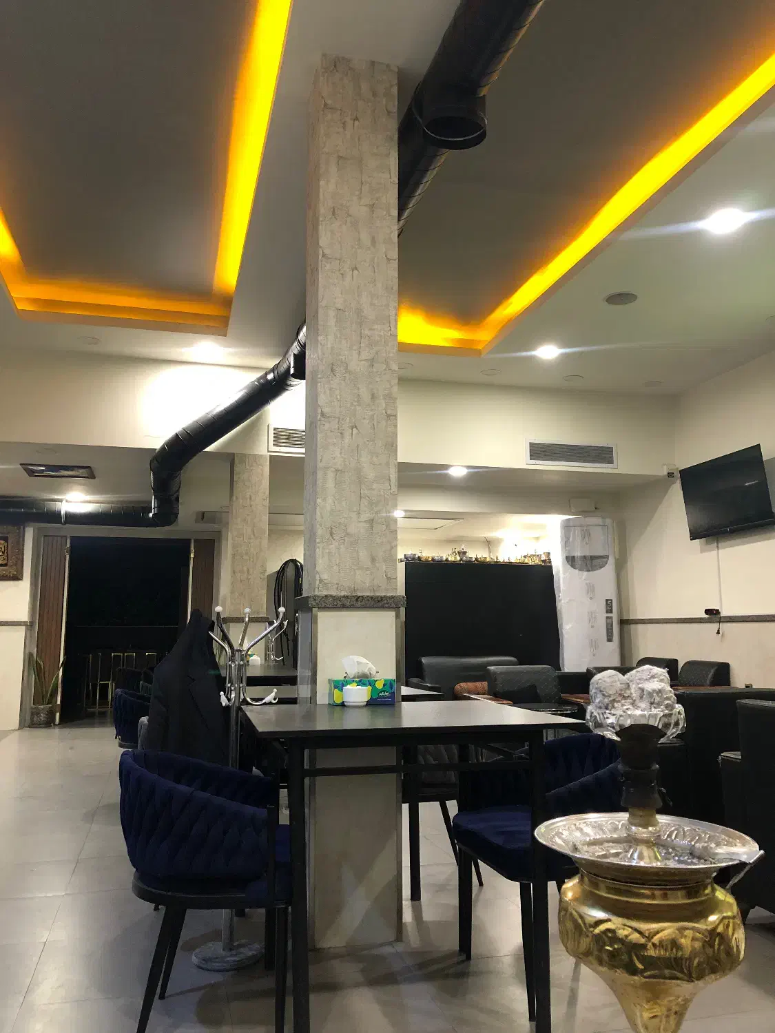 اشپز و کمک آشپز|استخدام خدمات فروشگاه و رستوران|تهران, سهروردی|دیوار