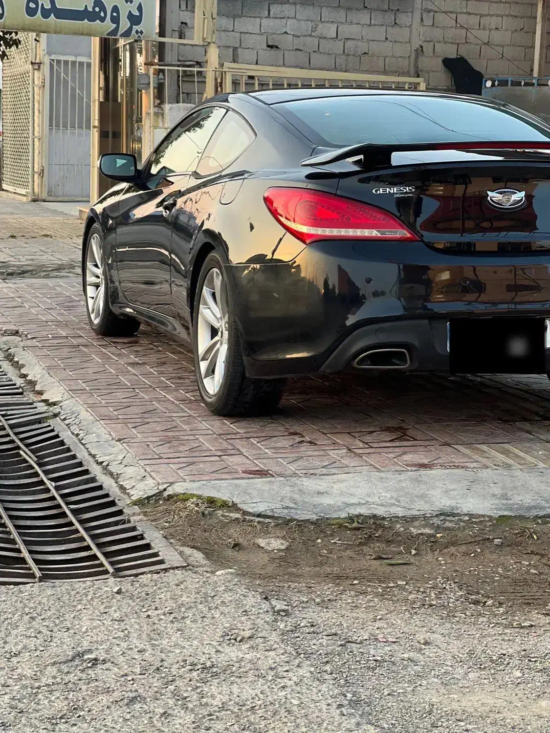 جنسیس کوپه مشکی ۲۰۱۱|خودرو سواری و وانت|قائم‌شهر, |دیوار