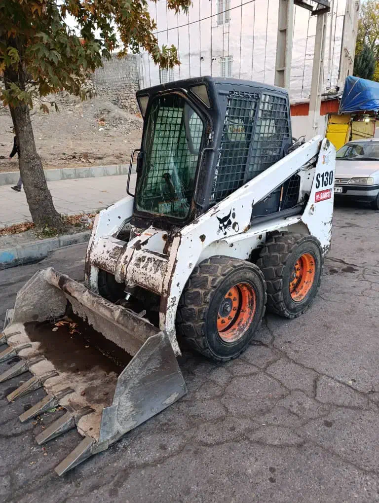 مینی لودر (بابکت s130)خاکبرداری|خدمات حمل و نقل|اصفهان, بهارستان|دیوار