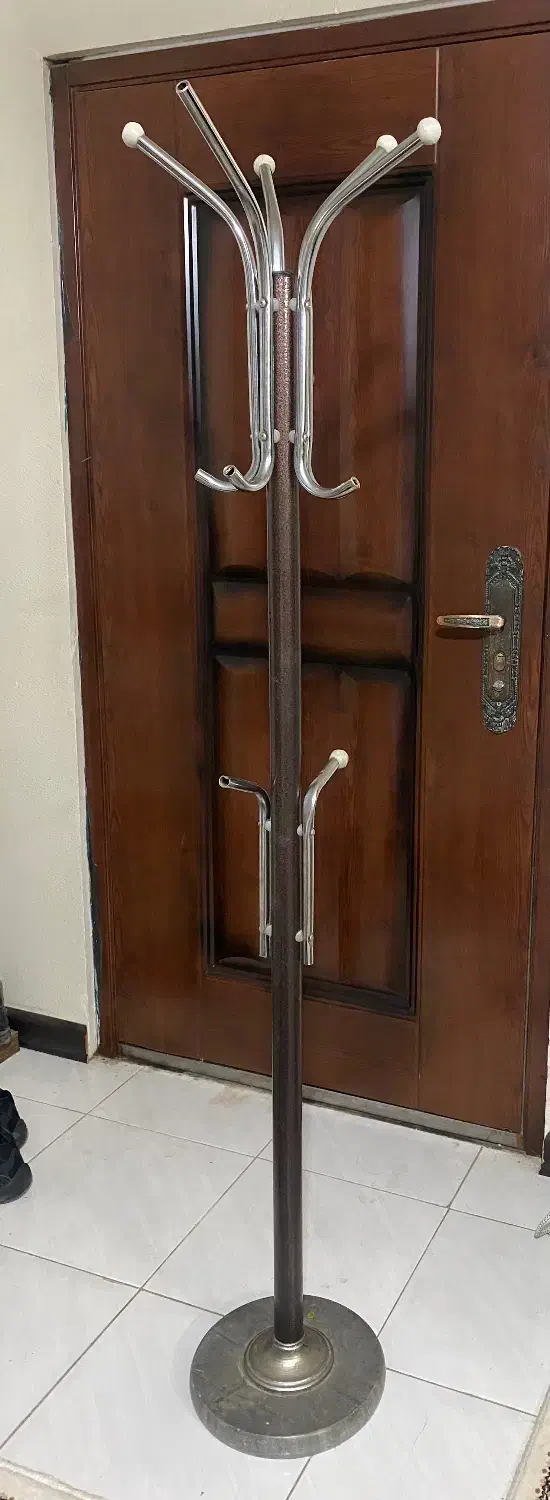 چوب لباسی|بندرخت و رخت‌آویز|شاهین‌شهر, عطار|دیوار