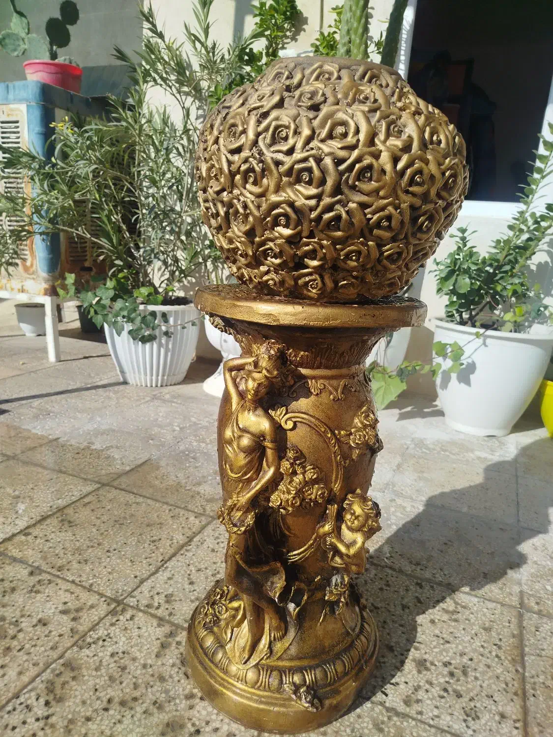 پایه گل /کنارسالنی دوعدد،وگلدان طلایی سالم|صنایع دستی و سایر لوازم تزئینی|مشهد, پنجتن|دیوار