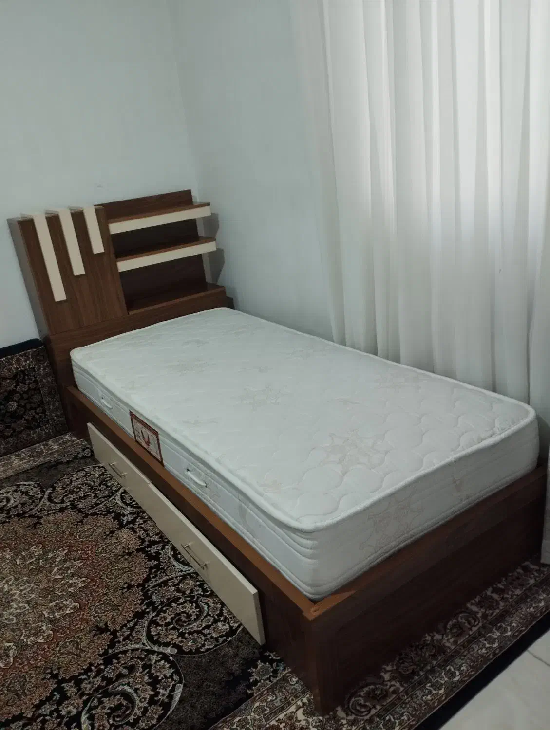 تخت خواب|تخت و سرویس خواب|اقبالیه, |دیوار